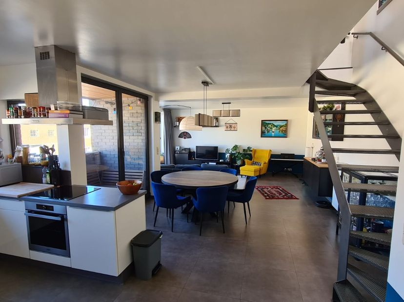 Duplex met vernieuwde badkamer en garage nabij Leuven&lt;br /&gt;
&lt;br /&gt;
Op zoek naar een ruim en goed gelegen appartement nabij Leuven? Dit instapklare dup